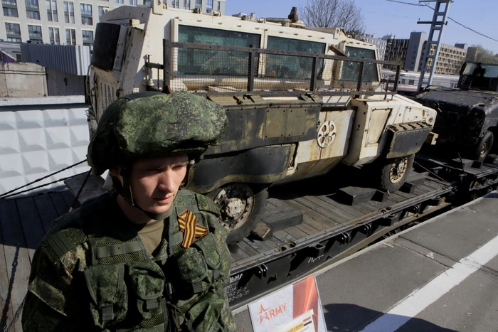 Вертолеты ВКС России приземлились на бывшей американской базе в Ракке