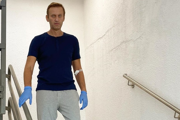 «Возможно полное выздоровление»: Навального выписали из больницы
