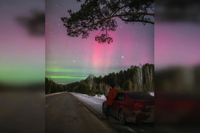 В небе под Екатеринбургом фотограф запечатлел северное сияние