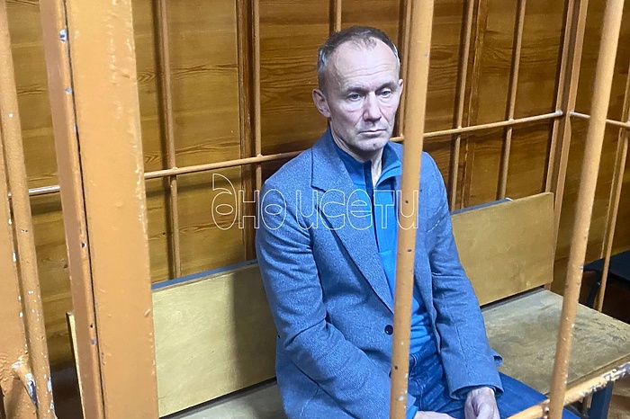 «Уехал в СИЗО». Суд в Екатеринбурге избрал меру пресечения экс-вице-губернатору Олегу Чемезову