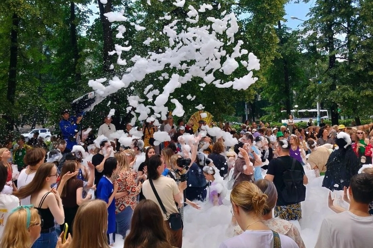 Пенную дискотеку устроили в центре Екатеринбурга