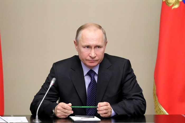 Путин отправил в отставку двух прокуроров и пять генералов МВД и СК