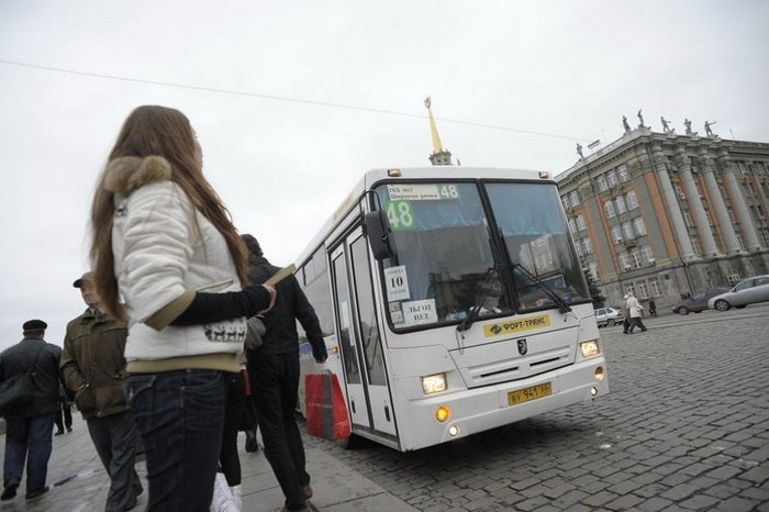 В воскресенье общественный транспорт Екатеринбурга изменит схему своего движения