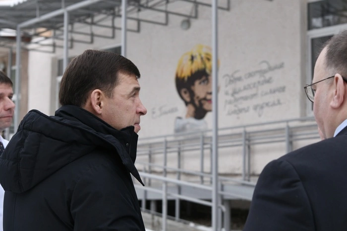 Куйвашев в память о Елизавете Глинке навестил пациентов хосписа в Екатеринбурге