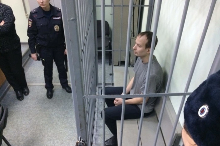 Пыталась защититься коробкой из-под пиццы: уктусский стрелок рассказал подробности двойного убийства