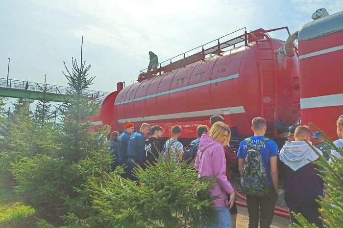 Пожарные поезда 100 лет на страже безопасности России