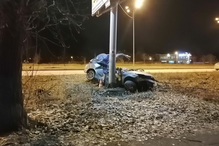 Девушка и юноша погибли в дорожной аварии в Нижнем Тагиле