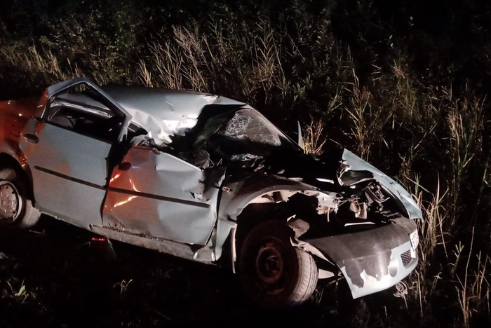 На Серовском тракте водитель влетел в припаркованный автомобиль и погиб