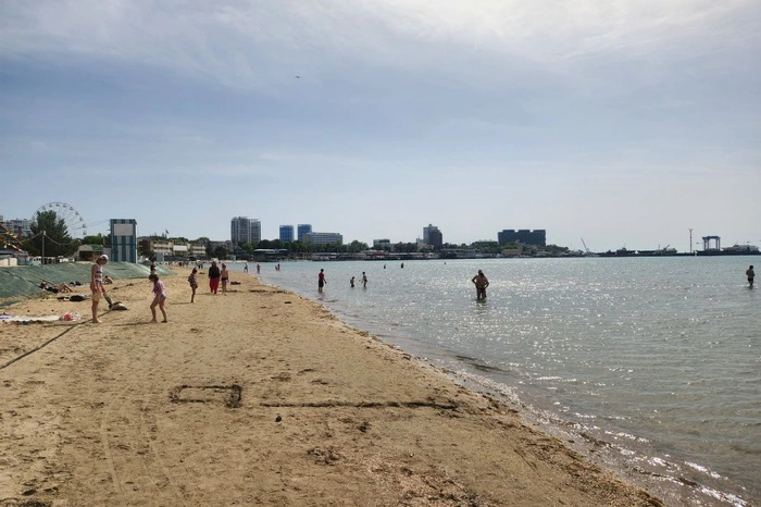 Екатеринбуржцы рассказали, как отдыхают на пляжах Анапы после разлива мазута