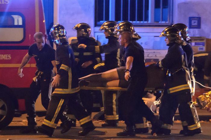 Более 150 человек погибли в результате серии терактов в Париже