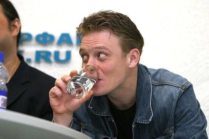 Пчела из «Бригады» назвал сериал преступлением против России