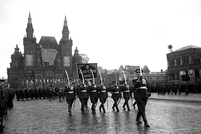 Репост фото с парада Победы передумали считать пропагандой нацизма