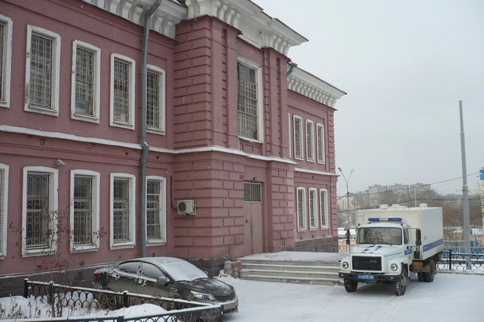 Правозащитники просят отпустить под домашний арест треть содержащихся в СИЗО