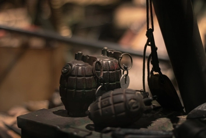 Уральский призывник продавал гранаты через WhatsApp