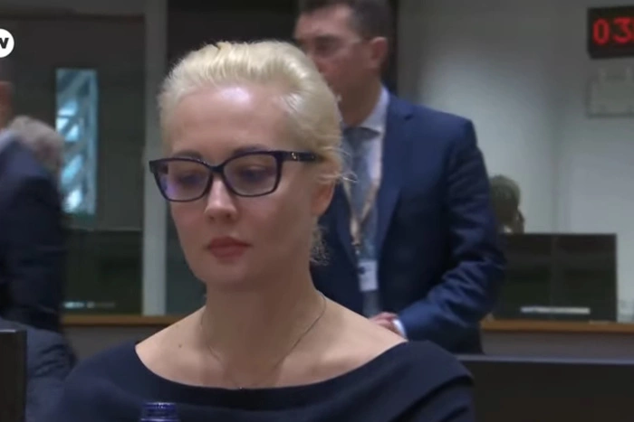 «Их брака нет уже три года». Мать Алексея Навального* сняла завесы с его «вдовы»