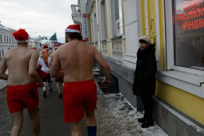 Врач Пироговки дал совет, стоит ли в жаркие дни отказаться от пробежек