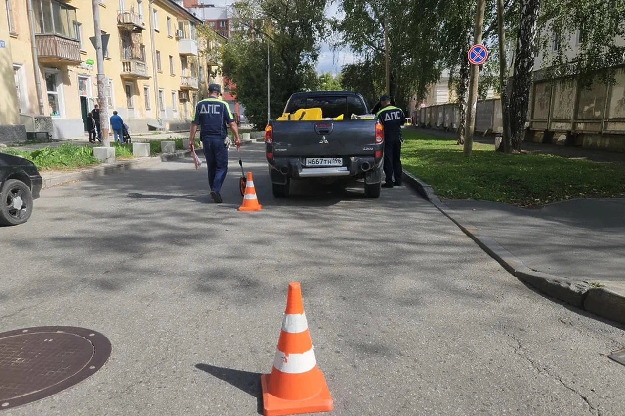 В Екатеринбурге 19-летний водитель внедорожника сбил ребенка на велосипеде