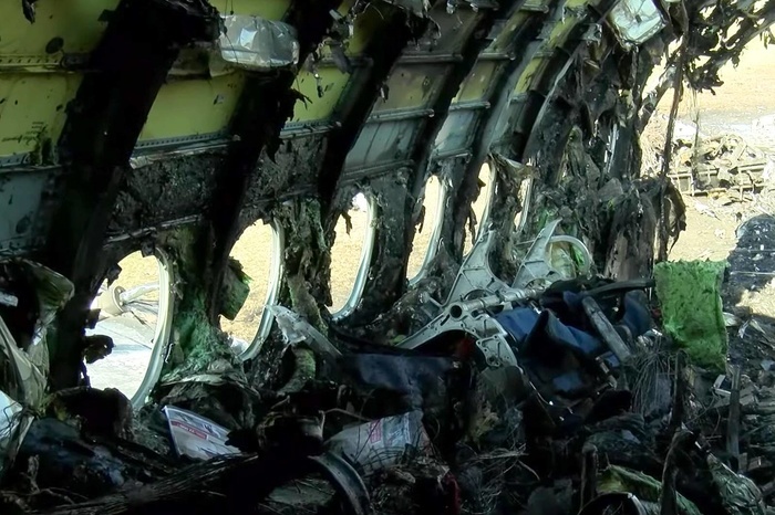 Названа причина смерти пассажиров сгоревшего в Шереметьево SSJ-100