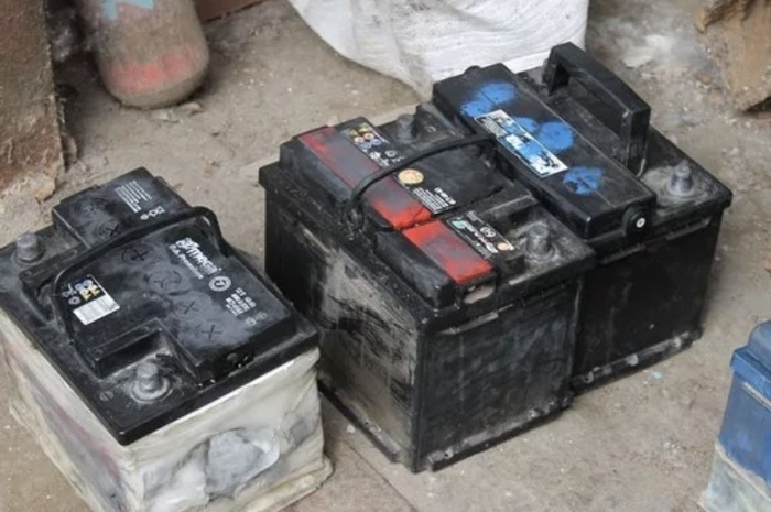 ГИБДД Екатеринбурга разыскивает владельцев украденных аккумуляторов