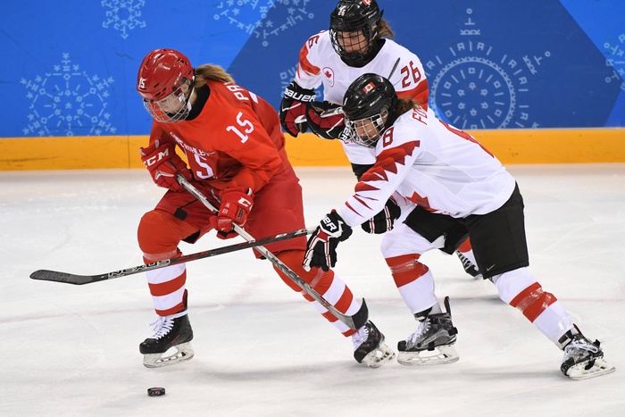 Российские хоккеистки пропустили пять шайб от Канады в полуфинале Олимпиады