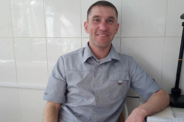 Названа новая версия странной гибели медика, который полз по трассе на коленях