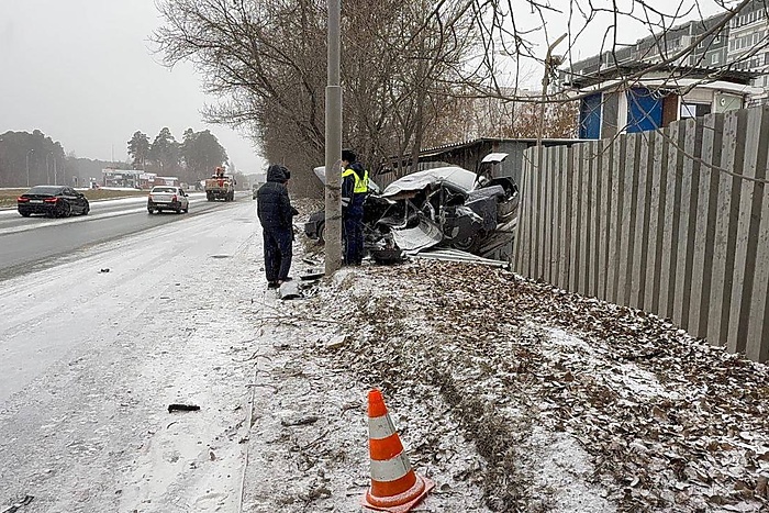 На Объездной дороге в Екатеринбурге погиб 25-летний водитель