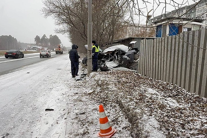 На Объездной дороге в Екатеринбурге погиб 25-летний водитель