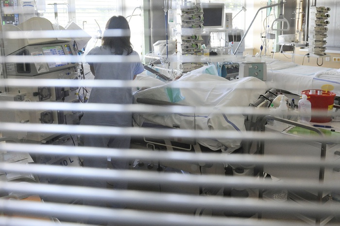 Восьмой человек госпитализирован в Красноярске с отравлением суррогатным виски