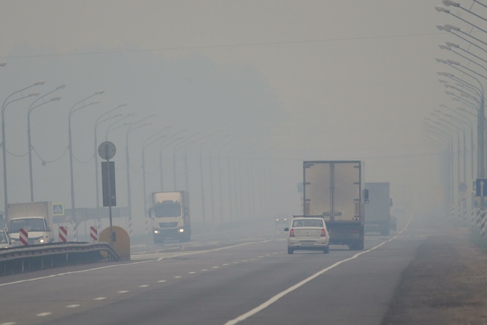 Жителей Екатеринбурга призвали не выходить на улицы из-за опасного облака