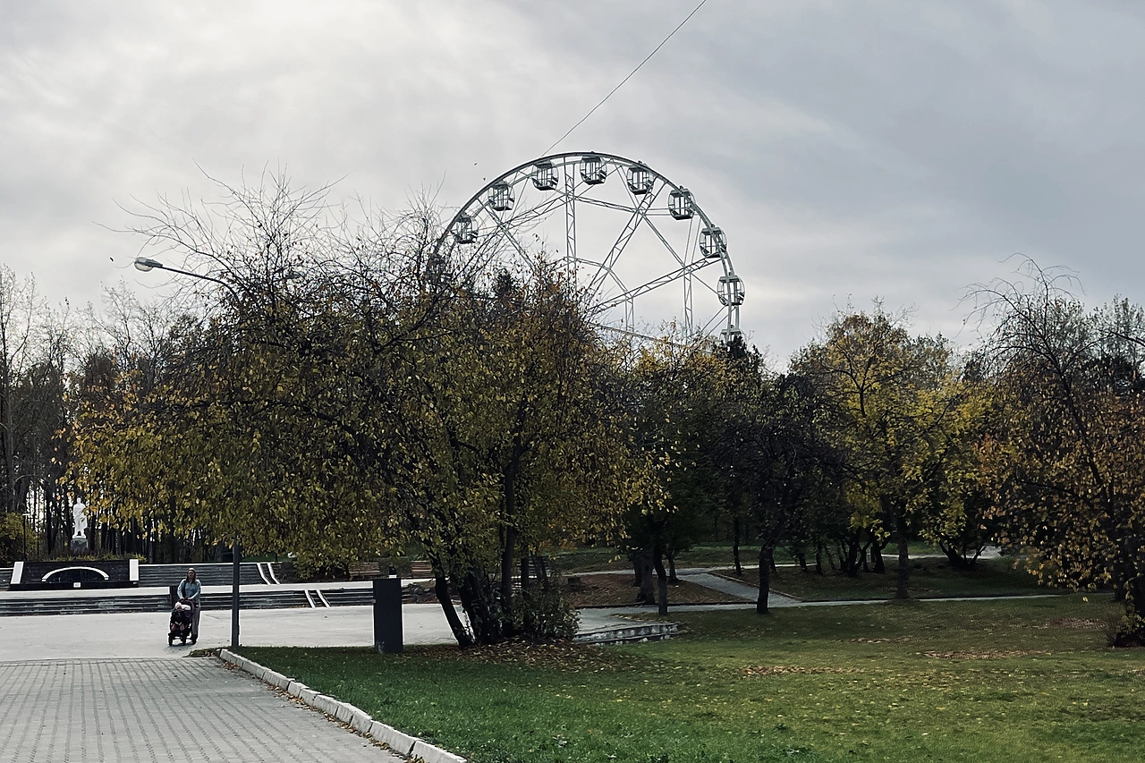 В Екатеринбурге приступили к строительству гигантской зимней горки