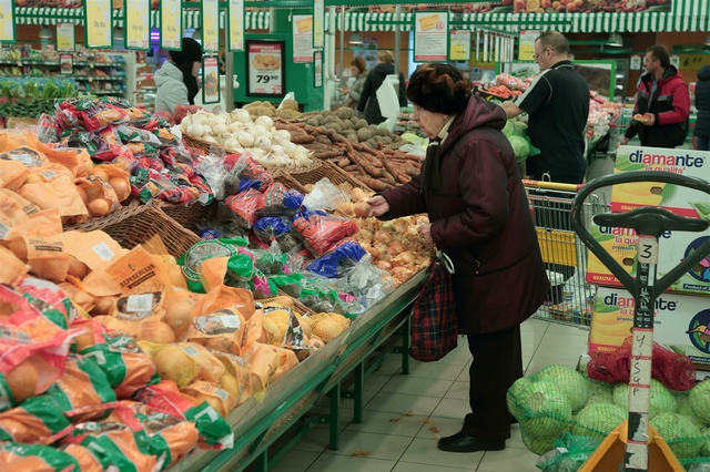 Торговые сети взвинтили цены на продукты, не дожидаясь января