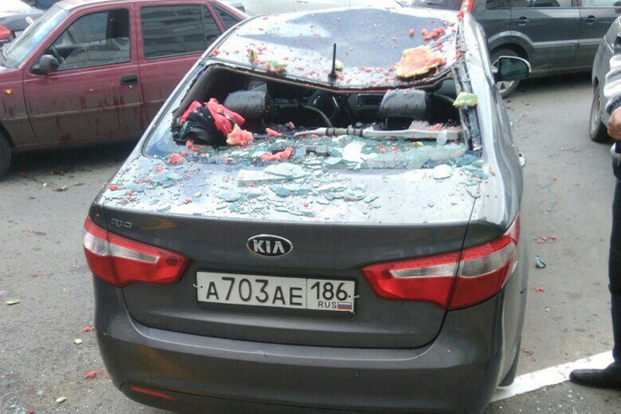 Выброшенный в окно арбуз разбил автомобиль в Сургуте