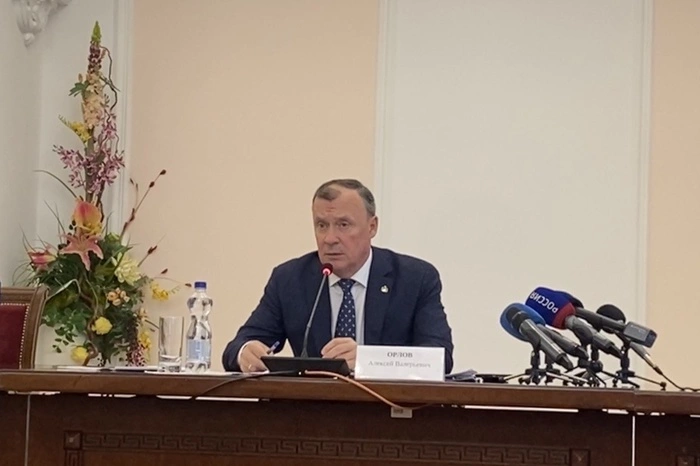 Мэру Екатеринбурга и депутатам подняли зарплаты