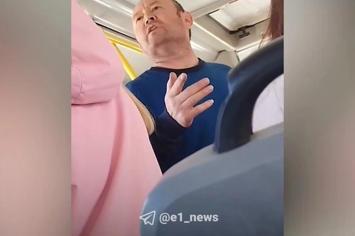 В Екатеринбурге водитель автобуса устроил разборки с пассажирами