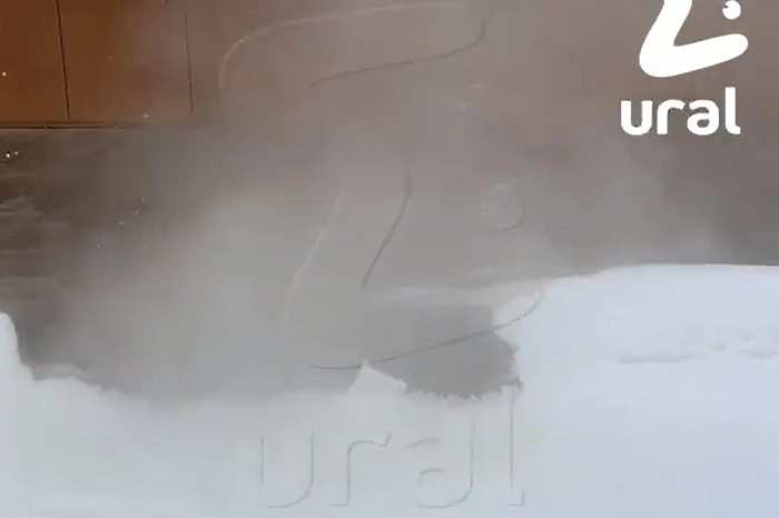 Из екатеринбургского радиотехникума эвакуировали студентов из-за прорыва трубы с горячей водой