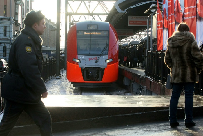 В праздники в Екатеринбурге отменят городские электрички и «Ласточки»