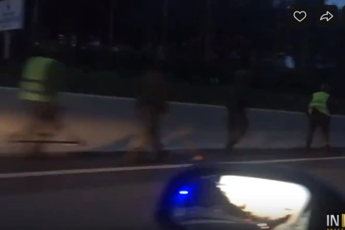 Перед прилетом Путина трассу из Кольцово проверили саперы