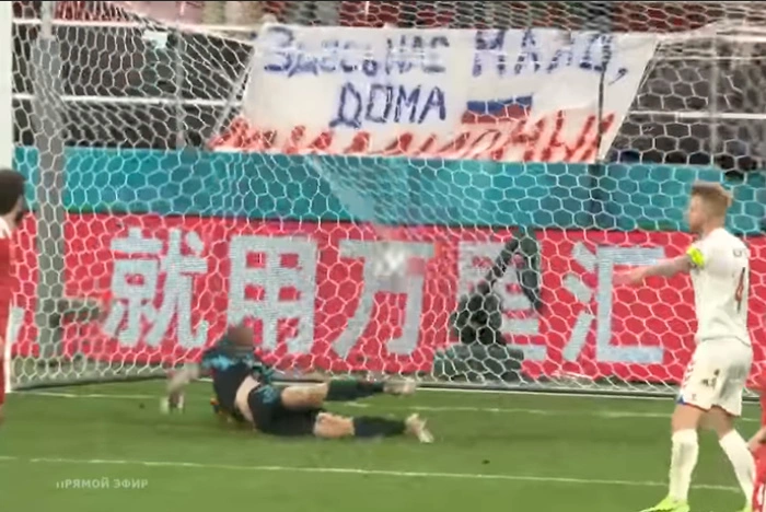 Сборная России с разгромным счетом проиграла Дании и выбыла из Евро-2020