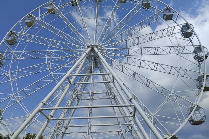 В летнем парке «Уралмаш» установят 25-метровое колесо обозрения