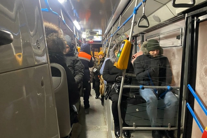 Почему? Екатеринбуржцы остались недовольны подешевевшим в три раза проездом