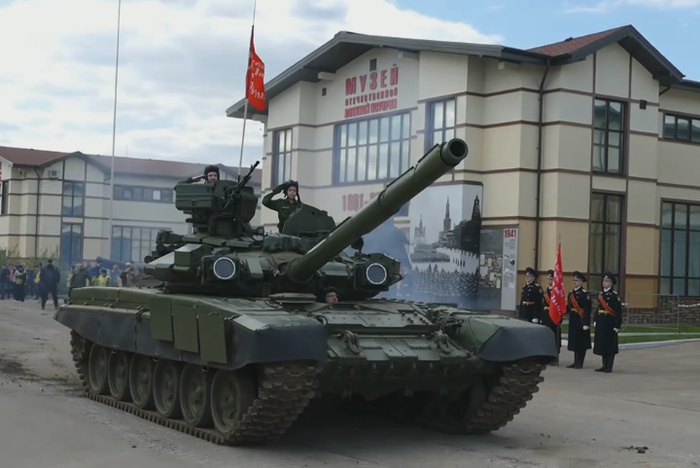 В Екатеринбурге рабочие секретного завода нашли боеприпас в прибывшем танке