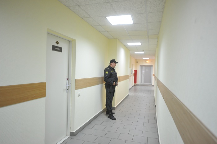 Пьяный житель Екатеринбурга покончил с собой в отделе полиции Кургана