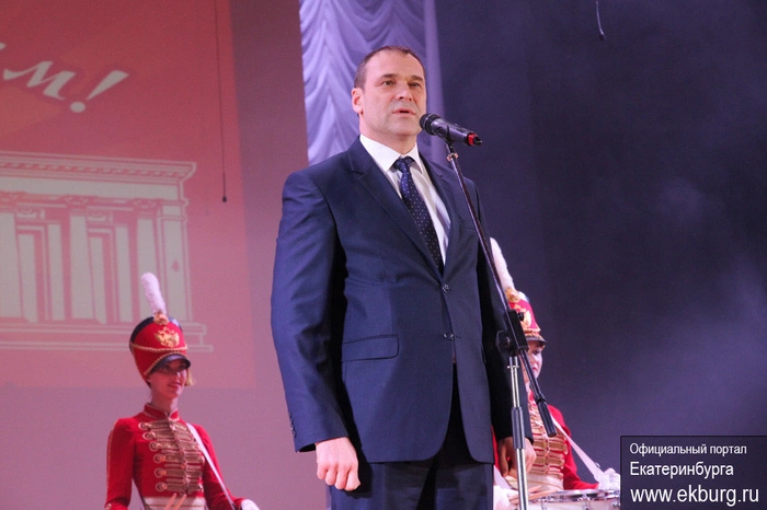 Из дела главы Верх-Исетского района Бреденко исчезли материалы о даче взятки