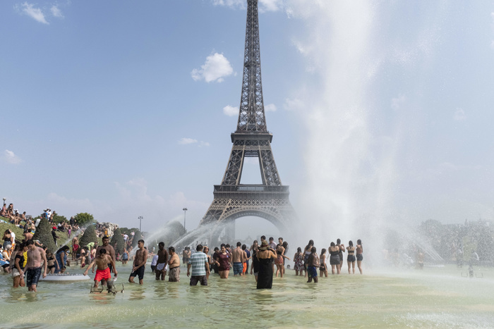 За лето французская жара убила полторы тысячи человек