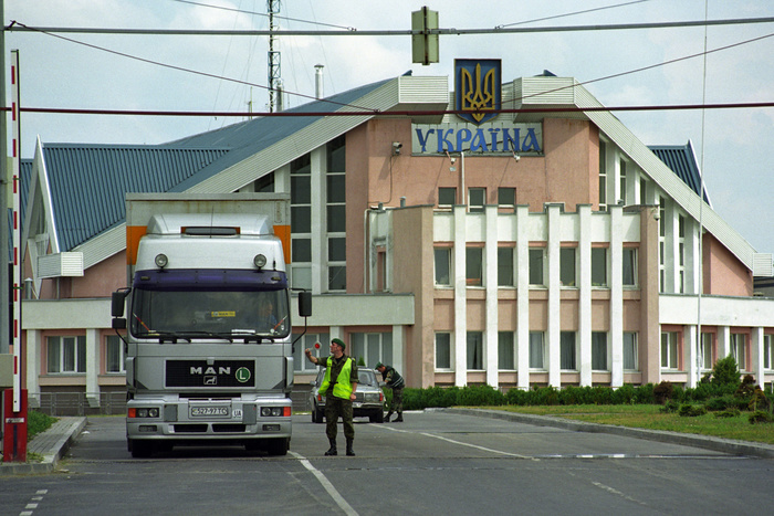 Украинцы скупают липовые документы для эмиграции в Евросоюз