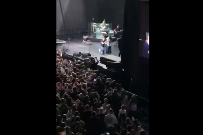 «Очкарик» Владислав Рябухин сыграл свадьбу, пригласив на нее своего адвоката