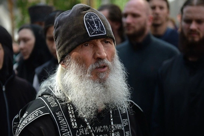 Епархия призвала схиигумена Сергия покинуть захваченный монастырь
