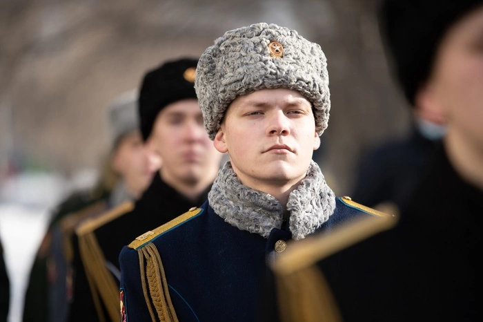 В Екатеринбурге открыт памятник военнослужащим