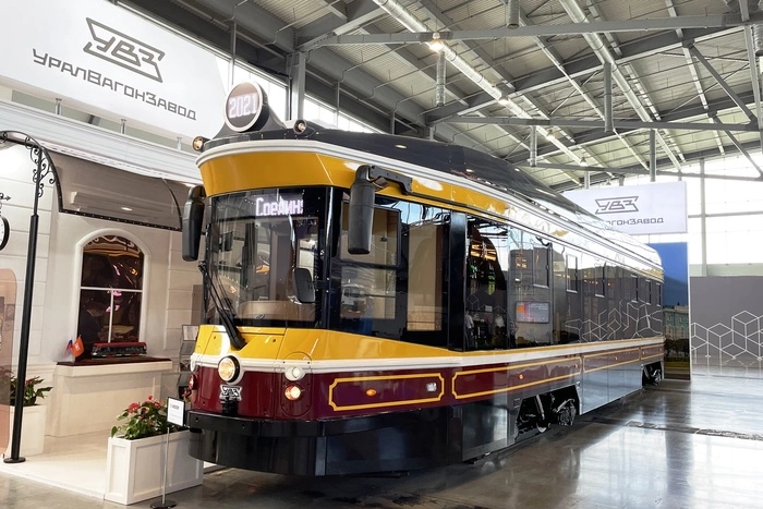 «Уралтрансмаш» создал дизайн ретротрамвая для Санкт-Петербурга