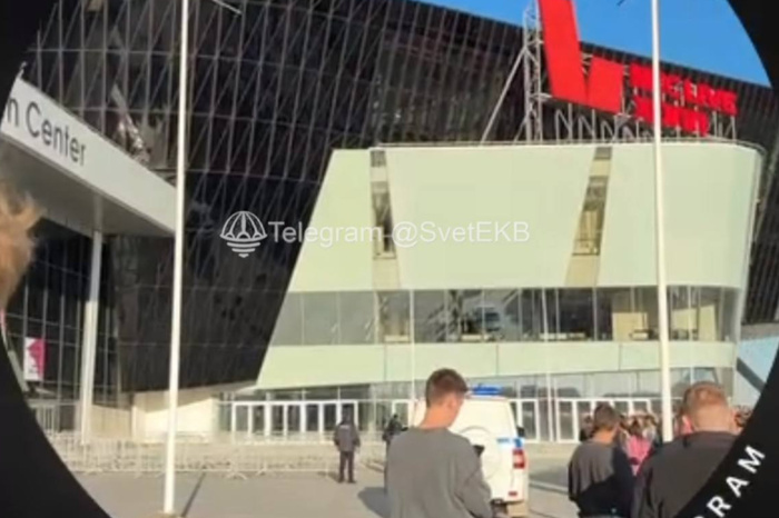 В «Экспо» внезапно приехали силовики. Тысячи уральцев оказались на улице